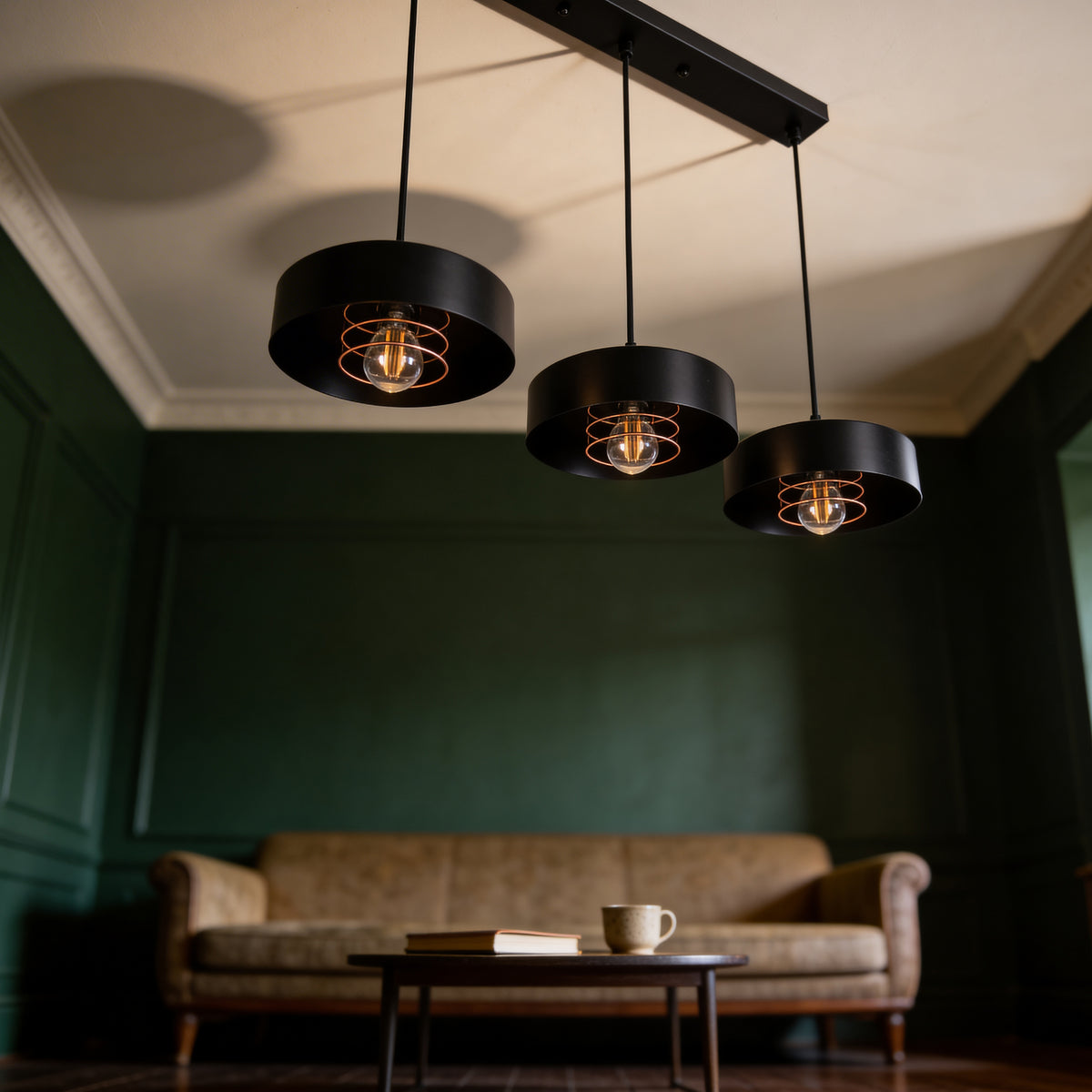 Lampa Spirra wisząca 3-punktowa w stylu industrialnym – w aranżacji wnętrza