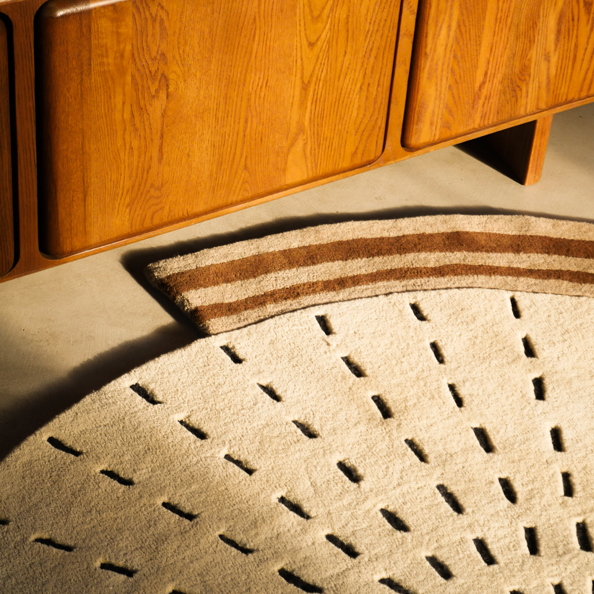 Haabi Round Rug with a Fan Pattern, Classic Style – photo 5