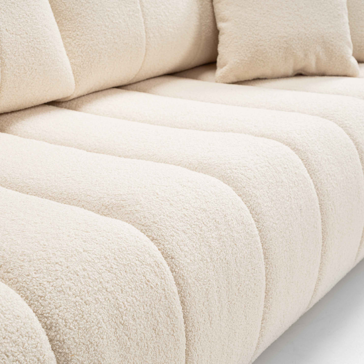 Sofa Baloa 3-osobowa z funkcją spania 144x200 w stylu skandynawskim – zbliżenie na detale i fakturę