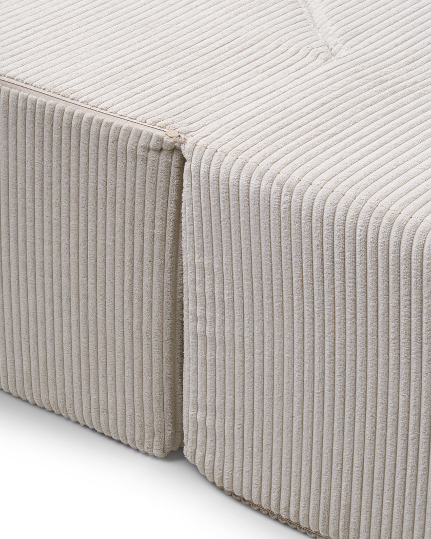 Sofa Lunaria piankowa modułowa 200 cm z funkcją spania w stylu japandi – zbliżenie na detale i fakturę