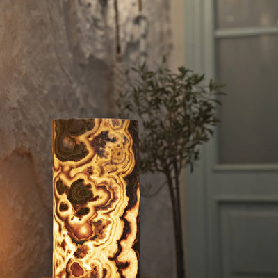 Lampa Elora stołowa z kamienia onyksowego w stylu nowoczesnym – zdjęcie 5