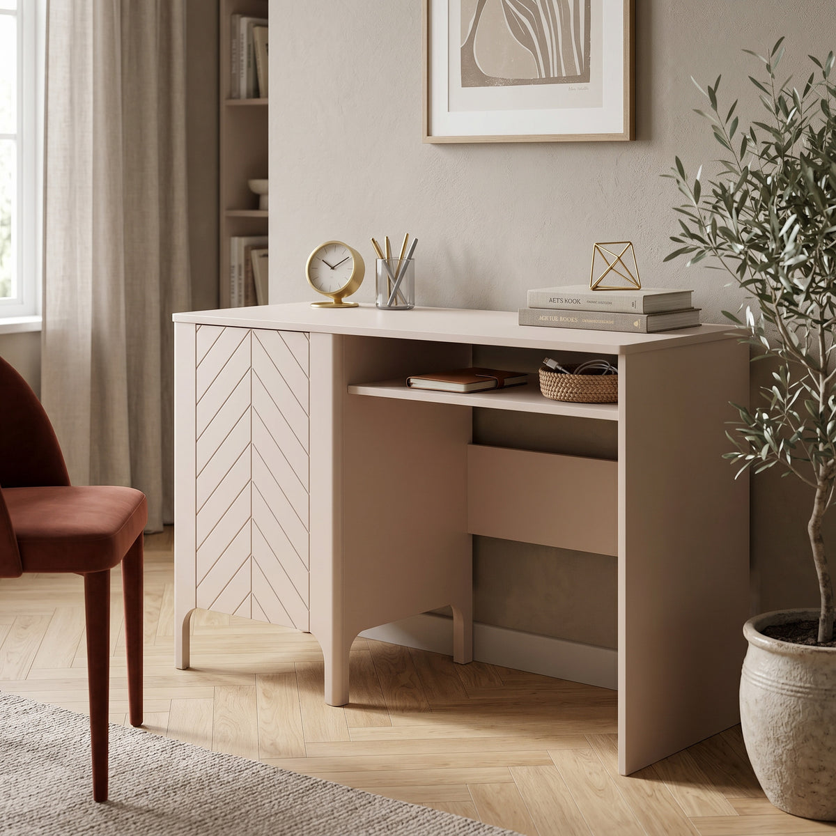 Biurko EKLIPSO 135x78 z zamykaną szafką w stylu nowoczesnym, kolor Kaszmir – w aranżacji wnętrza | Pillovely