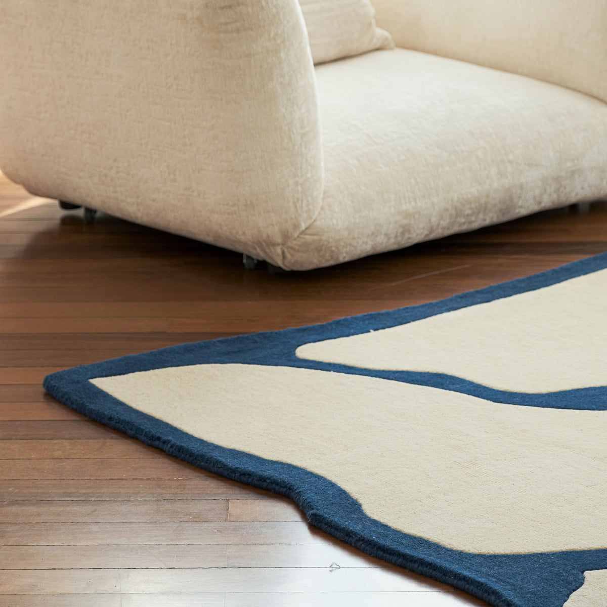 Mizu Rug with an Angular Pattern, Contrasting Colours in Classic Style – photo 3