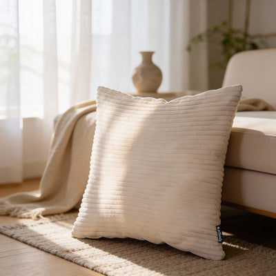 Poduszka dekoracyjna Szeroki Sztruks 45×45 cm w stylu scandi i boho – w aranżacji wnętrza
